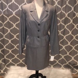 Dress Barn size 14 gray skirt suit